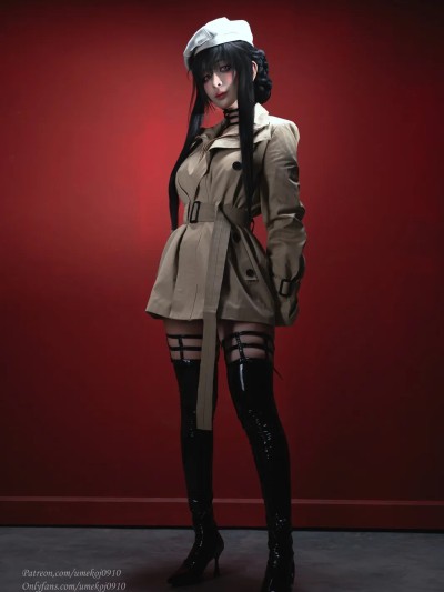 Umeko J cosplay Yor Forger Thorn Princess – Spy x Family