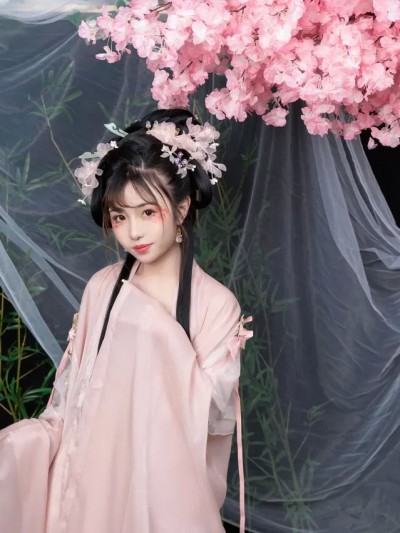 爆机少女喵小吉 – 清平乐