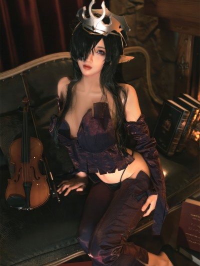 杏仁曲奇 – 黑兽 精灵女王