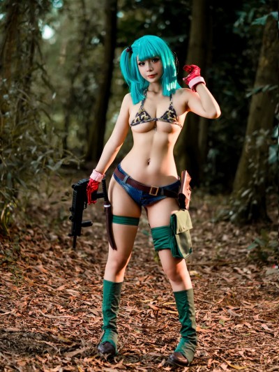 Umeko J cosplay Bulma – Dragon Ball